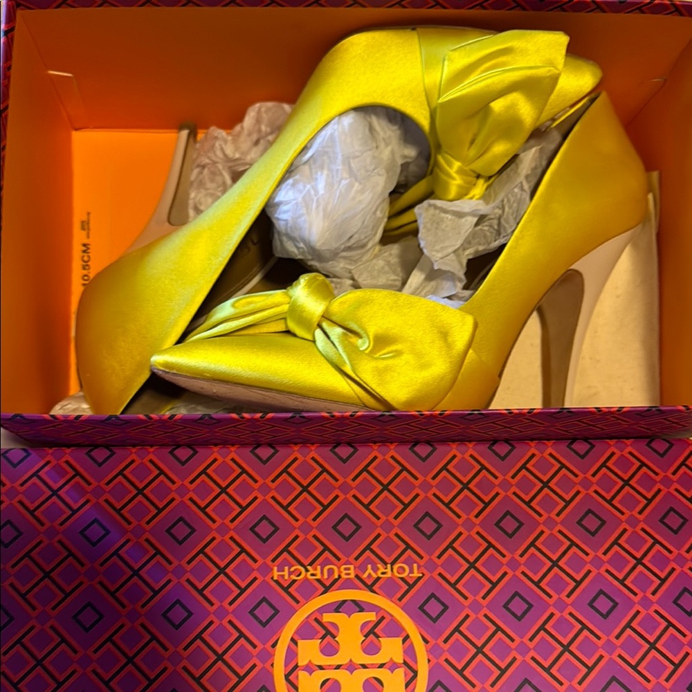 Tory Burch Yellow Women's Shoes